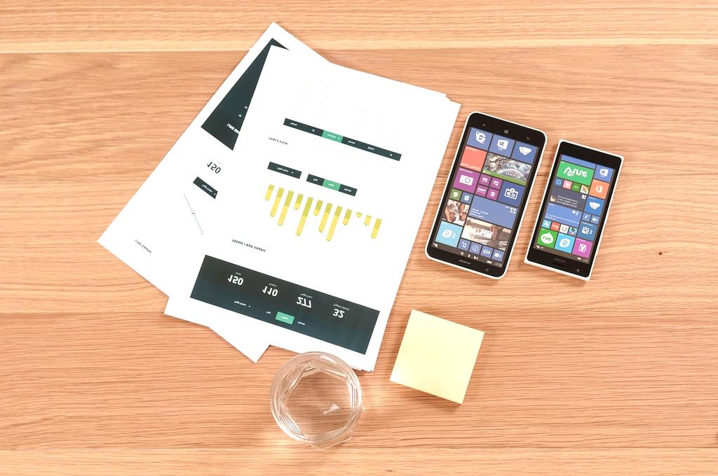 Laptop screen showing productivity apps and calendar on desktop